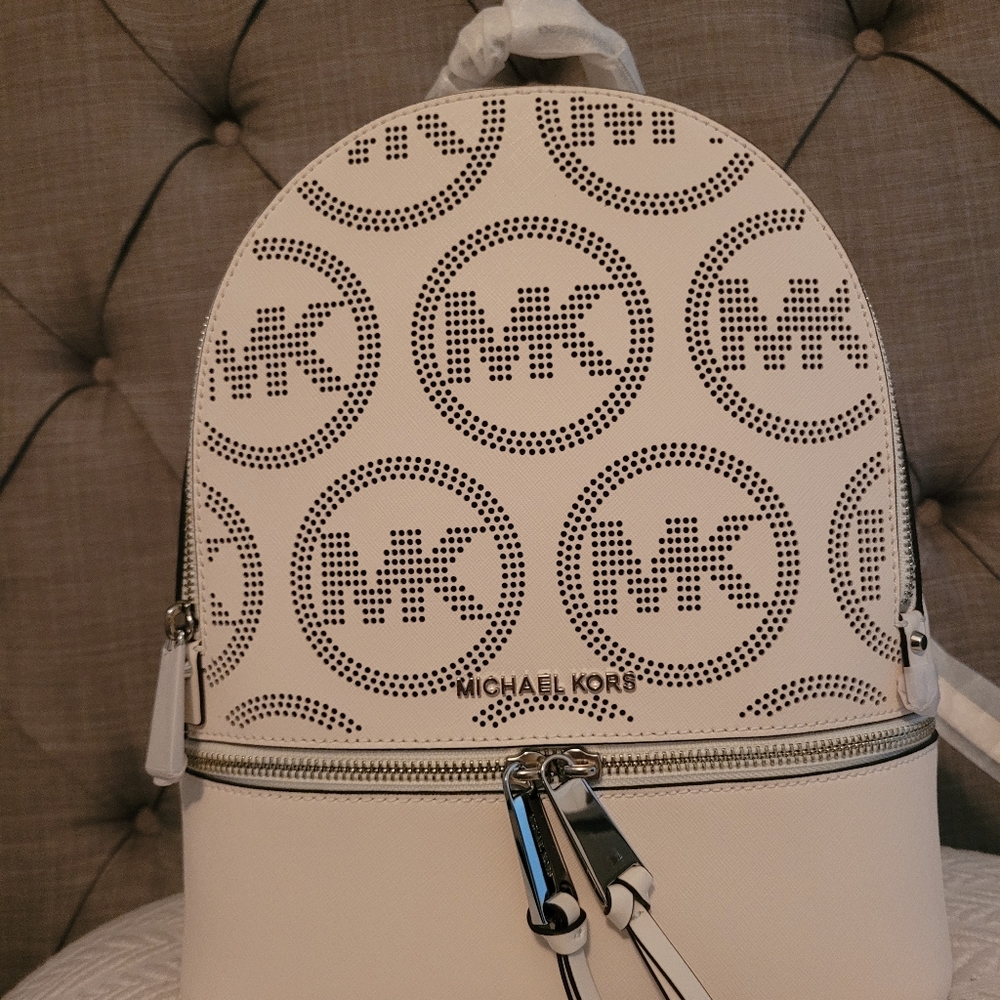 Backpack - Picture 4 of 4